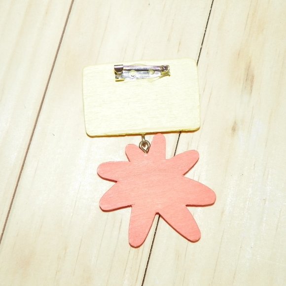 9 Spring Holiday Pins Gift - Picture 7 of 9